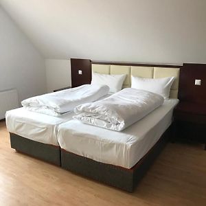 Basic Dreibettzimmer